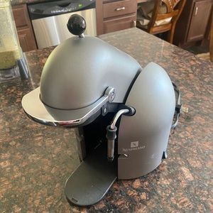 NESPRESSO MACHINE